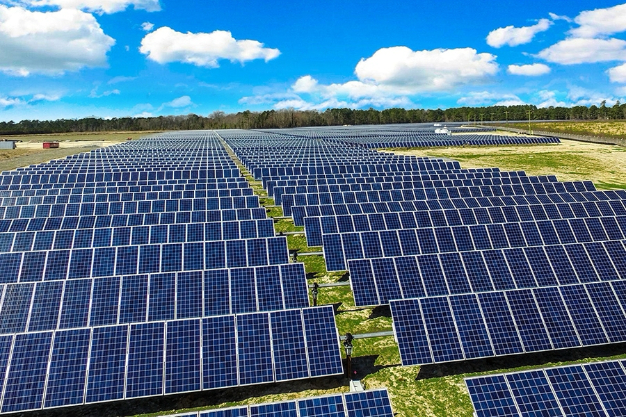 Energjia diellore po thyen rekorde të reja në Europë dhe botë gjatë vitit 2026