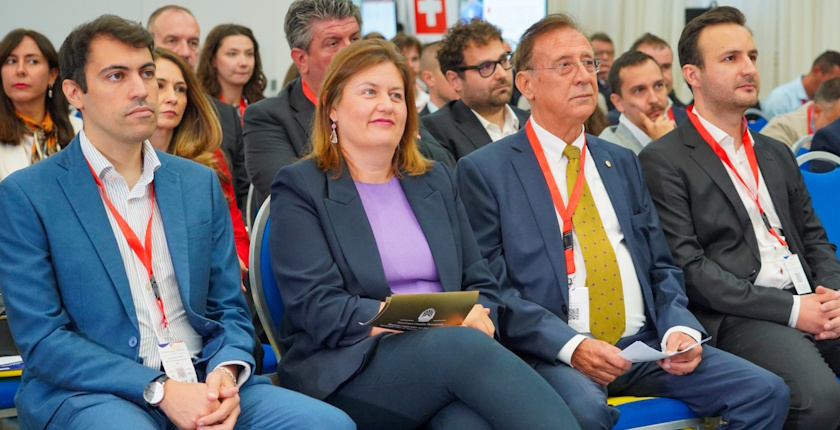 Faza e ardhshme e energjisë diellore kërkon organizim dhe planifikim, si dhe një rrjet elektrik të përshtatshëm