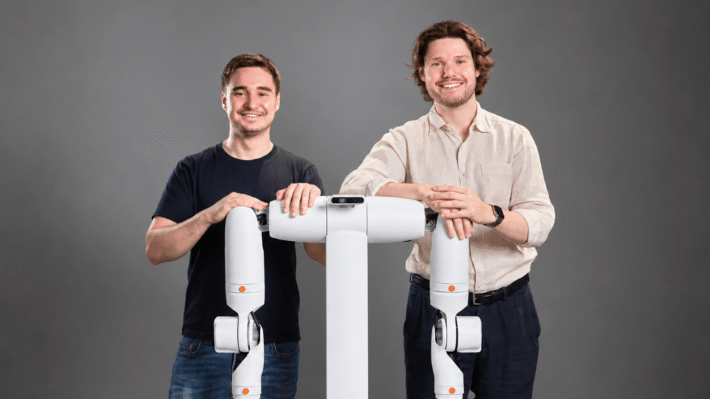 Evropianët në Japoni mbledhin 1.2 milionë dollarë për robotë humanoidë të moduluar Europeans in Japan raise $1.2M to put modular humanoid robots to work
