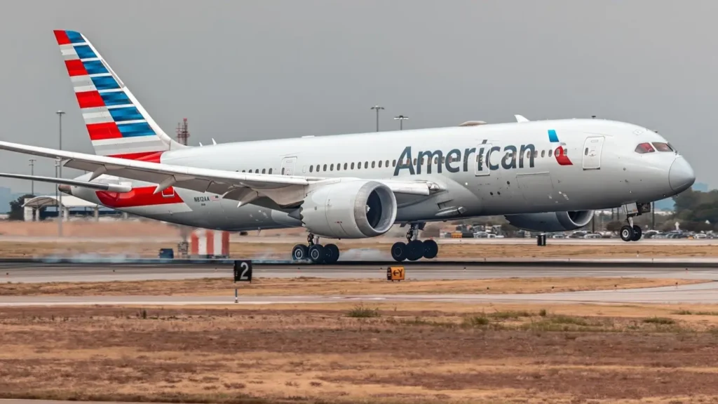 American Airlines padit një grup udhëtimesh britanik për shkak të logos së diskutueshme American Airlines Sues UK Travel Group Over Controversial Logo