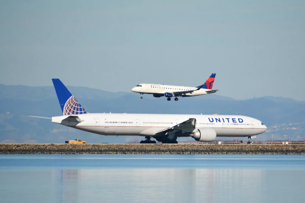 Ambiciet e Delta në Azi përballen me sfida, ndërsa United Airlines përparon Delta’s Asia Ambitions Hit a Wall as United Airlines Pulls Ahead