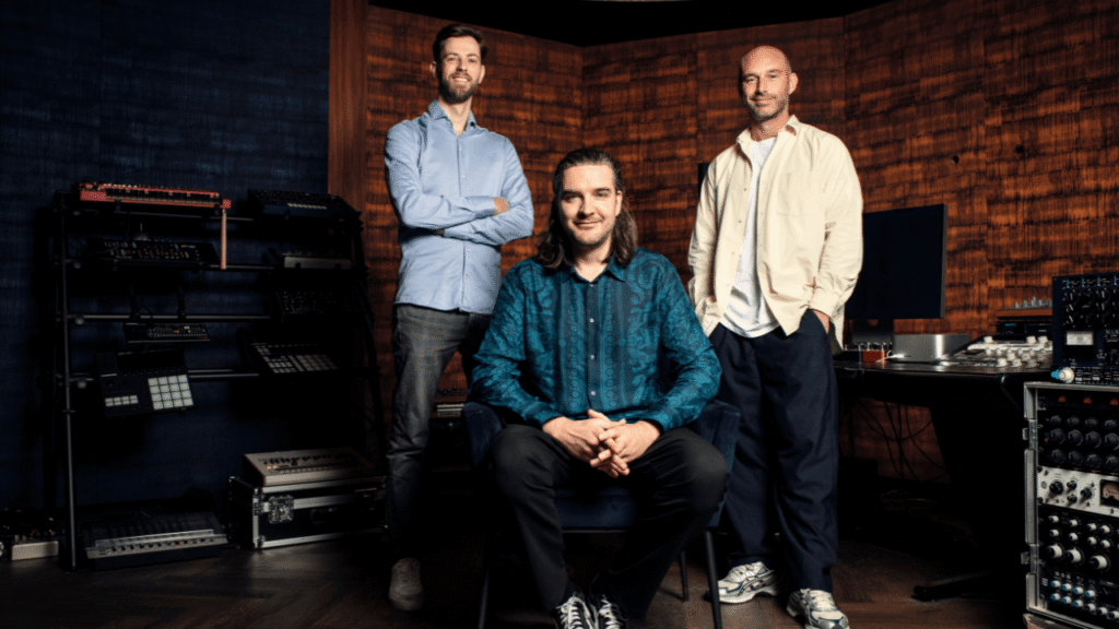DJ Reinier Zonneveld luançon kompaninë start-up të muzikës me inteligjencë artificiale, GasLab, me financim fillestar prej 1 milion dollarësh DJ Reinier Zonneveld launches AI music startup GasLab with $1M pre-seed funding