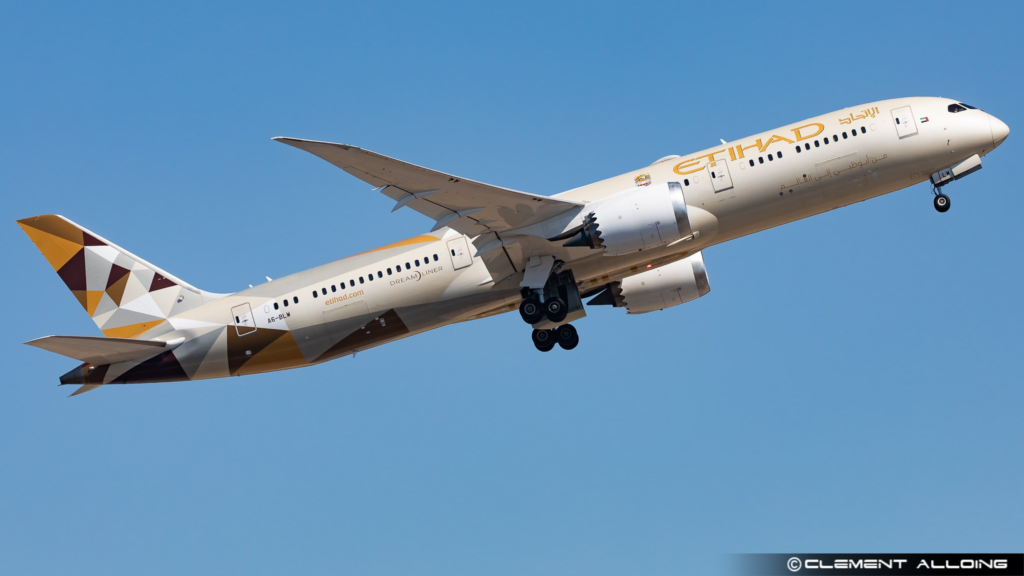 Etihad Begins Historic 787 Flights to This Canadian City