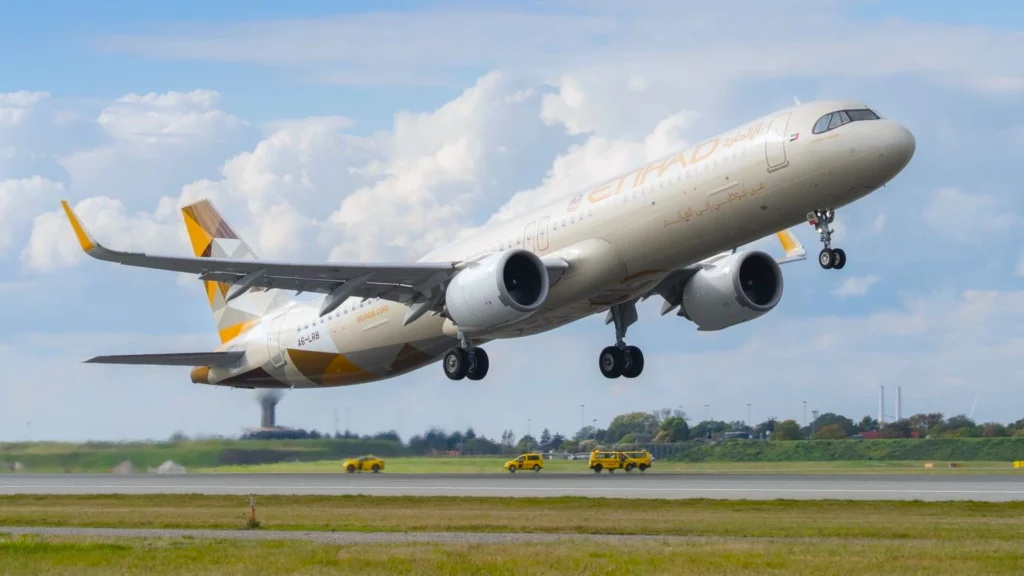 Etihad fillon fluturime të reja me A321LR drejt njërit prej vendeve më të pasura të botës Etihad Begins New A321LR Flights to One of the Wealthiest Countries in the World