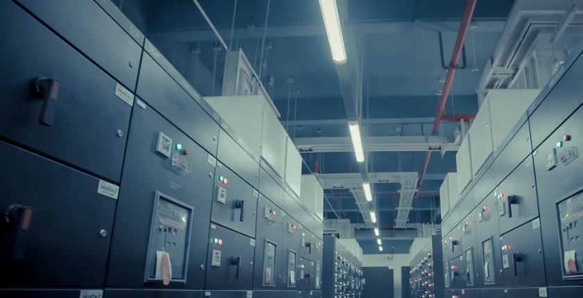 Greqia propozon rregulla për lidhjen e qendrave të të dhënave me rrjetin elektrik