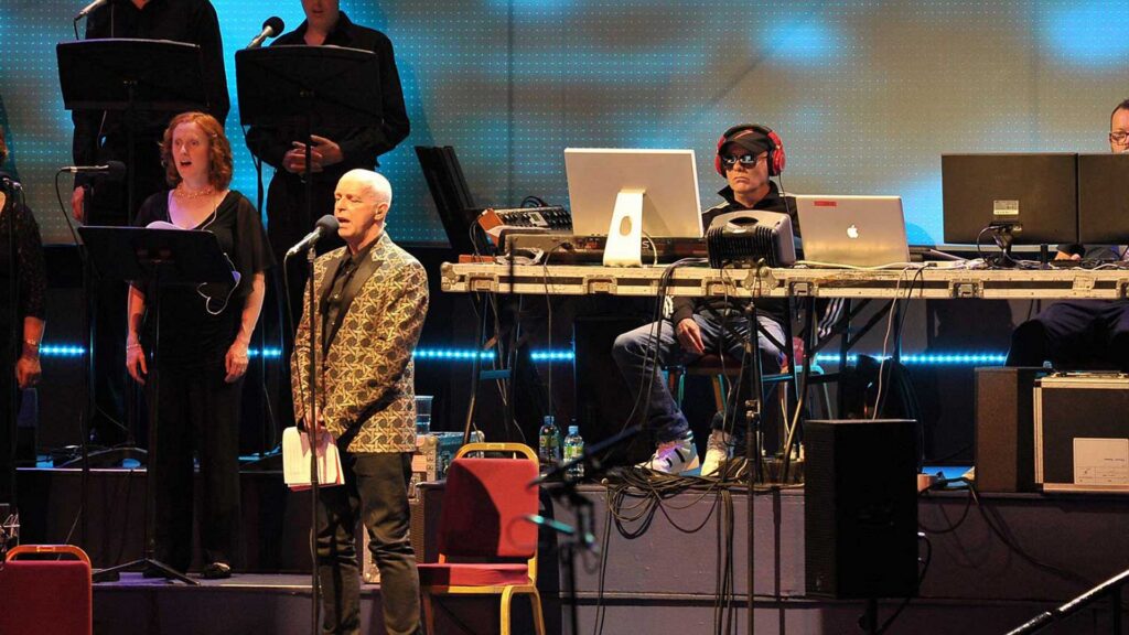 Si të dëgjoni falas albumin “A Man from the Future” të Pet Shop Boys