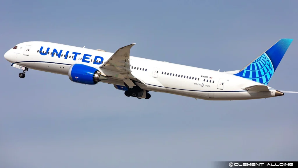 Israel Bans United Airlines Pilot Over Alleged Iran Support
