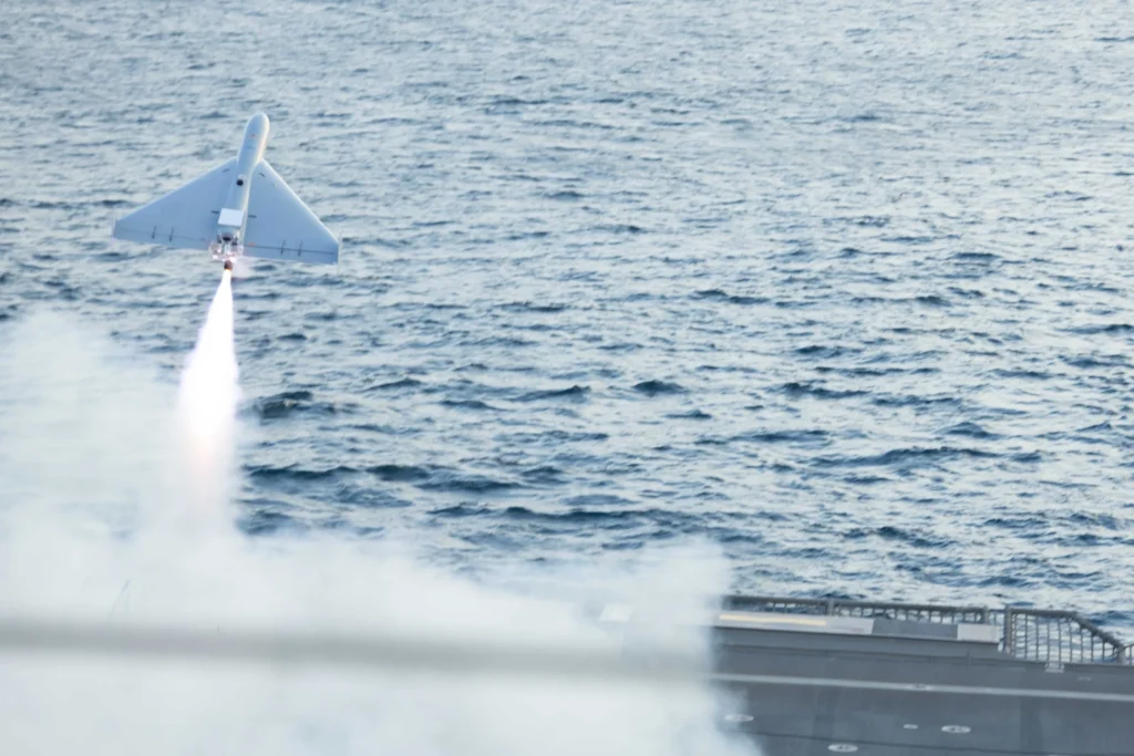 Forca ajrore më e madhe në botë përfshin një kompani që prodhon dronë në një program stërvitjeje me vlerë 5.4 miliardë dollarë Largest Air Force in the World Brings Drone-Mimicking Firm Into $5.4 Billion Training Programme