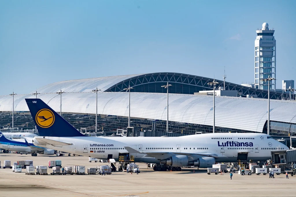 Lufthansa pensionon të fundit 8 avionë Boeing 747-400 pas 56 vitesh Lufthansa to Retire Last 8 Boeing 747-400s After 56 Year