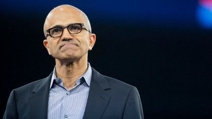 Satya Nadella, CEO i Microsoft, synon të transformojë kompjuterët tuaj në “fabrika të pafundme softueri”, duke sfiduar modelin e dyqaneve të aplikacioneve, por bizneset janë të rezervuara ndaj teknologjisë së inteligjencës artificiale
