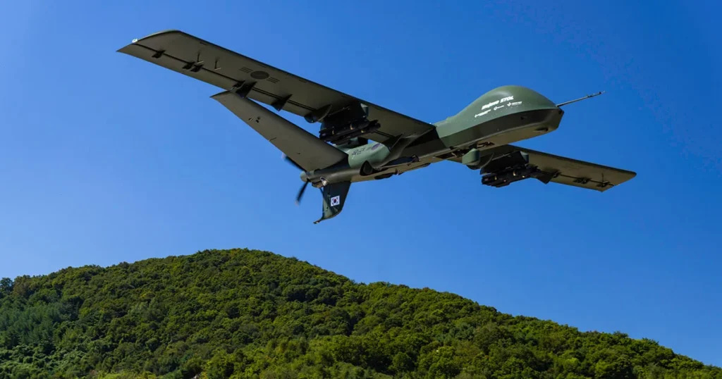 Dronë e prodhuar në Mojave realizon ngritje dhe ulje vertikale në fushëbetejë, një risi botërore