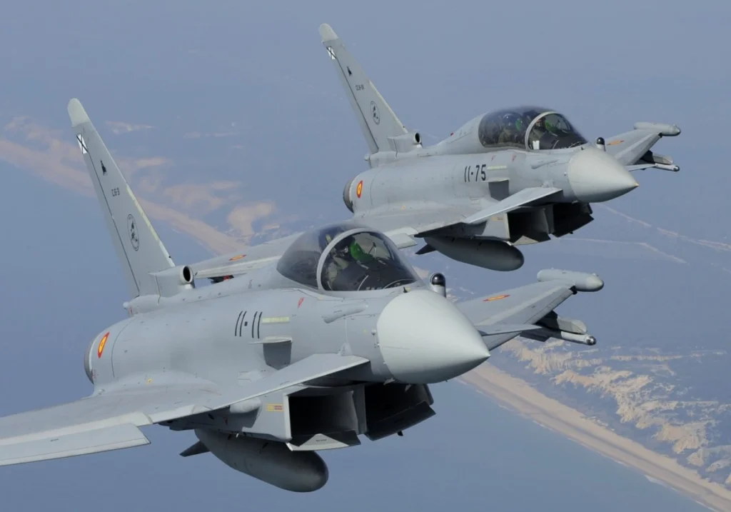 Avioni luftarak modern me teknologji të avancuar, pjesë e një ushtrimit të parë të këtij lloji, përfshihet në misionin francez bërthamor Most Advanced Swing-Role Fighter Jet Join French Nuclear Mission in First-of-Its-Kind Exercise