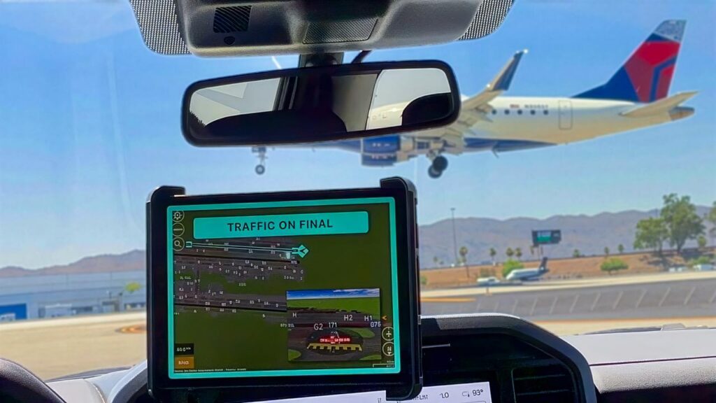 Aeroportet e Phoenix studjojnë teknologjinë e alarmeve për sipërfaqen Honeywell SURF-A collision-avoidance technology