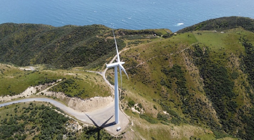 Prodhimi rekord i energjisë së rinovueshme në Greqi shkakton ulje të lidhjeve me rrjetin