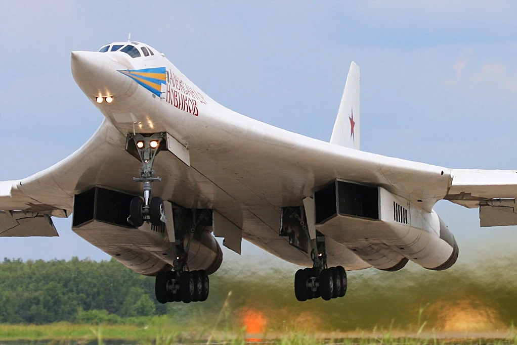 Rusia modernizon 80% të sistemet e bombërdorëve Tu-160M me teknologji të re Russia Modernizes 80% of Tu-160M Bombers Systems with New Technology