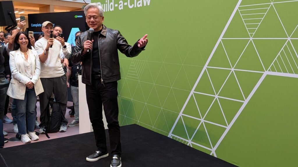 CEO i Nvidia, Jensen Huang, shpjegon pse Surface Laptop Ultra është një risi e shkëlqyer