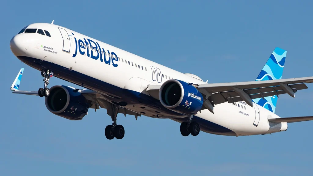 CEO i United pyetet për mundësinë e blerjes së JetBlue, ndërsa aksionet e kësaj kompanie bien nën 3 dollarë United CEO Asked About Buying JetBlue as Its Stock Slips Below $3